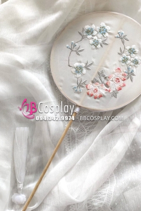 Quạt Mỹ Nữ Cổ Trang Thêu Hoa