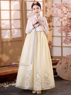 Hanbok Áo Hồng Cổ Thêu Váy Voan Vàng Thêu Hoa Mẫu Mới