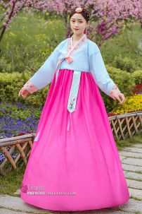 Đồ Hanbok HQ Đẹp Áo Xanh Váy Hồng Viền Carot Thêu Hoa