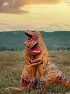 Mascot Khủng Long Bạo Chúa Bơm Hơi Chụp Hình Hottrend