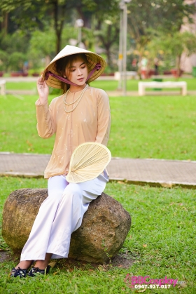 Đồ Bà Ba Cô Hai Gấm Vàng Nude Quần Trắng