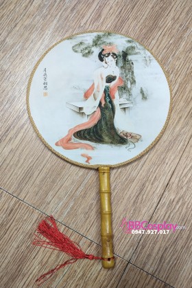 Quạt Tròn Mỹ Nhân - Mỹ Nhân Cài Hoa Đỏ