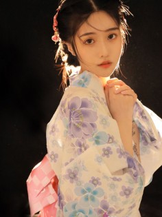 Áo Yukata Hoa Tím Du Ngoạn Giữa Trời Tuyết Tặng Kèm Thắt Lưng