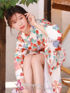 Áo Yukata Trắng Nền Hoa Caro Đỏ