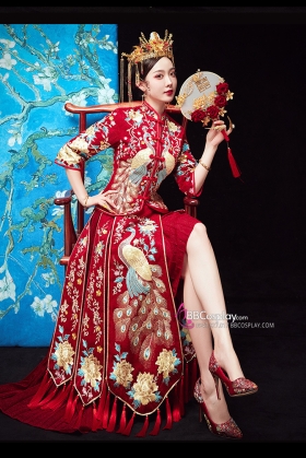 Hỉ Phục Đỏ Tua Rua Thêu Hình Chim Khổng Tước