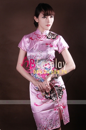 Sườn Xám Hồng Ngắn Xẻ Đùi