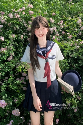 Đồng Phục Nữ Sinh Nhật Áo Trắng Tay Ngắn 3 Sọc Kèm Khăn Quàng Đỏ