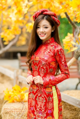 Áo Dài Xuân Gấm Gấm Đỏ Kèm Mấn